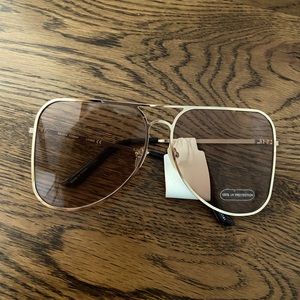 Women’s oversized aviator sunglasses 100% UV protection